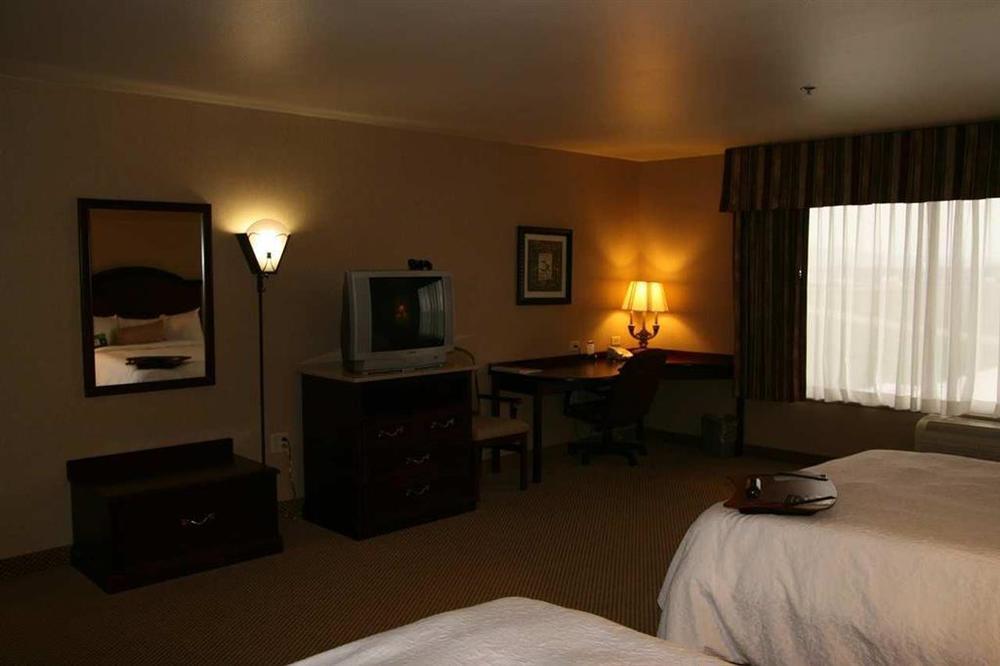 Hampton Inn & Suites Boise-Meridian Room photo