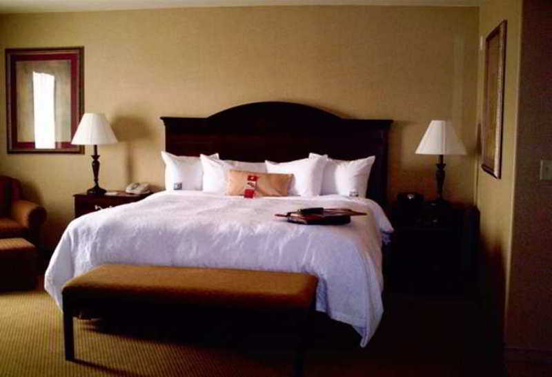 Hampton Inn & Suites Boise-Meridian Room photo