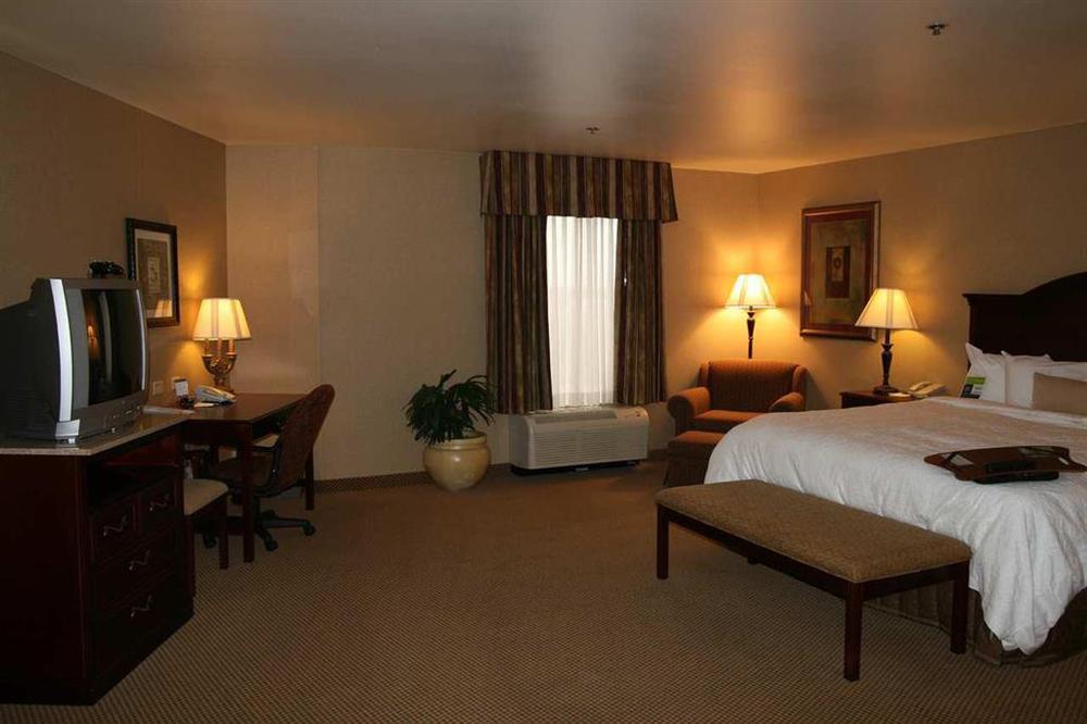 Hampton Inn & Suites Boise-Meridian Room photo